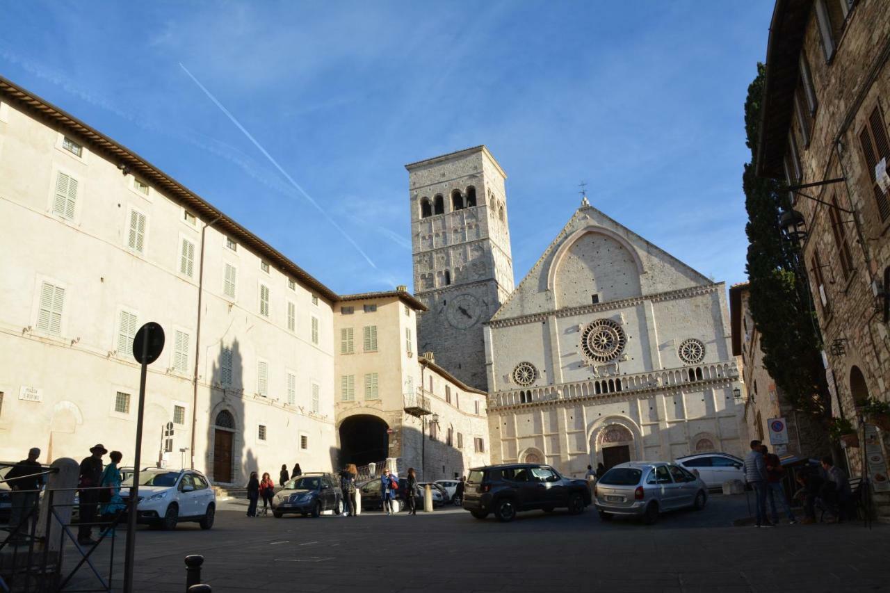 Palazzo Calocci Appartamenti In Assisi Exterior foto